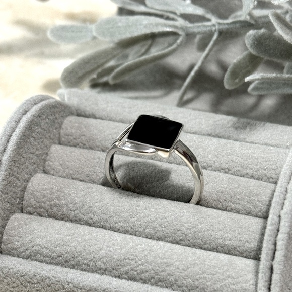 925 Sterling Silver Black Square Ring - Picture 4 of 8